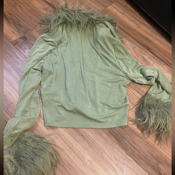 Fun top - Picture 2 of 4